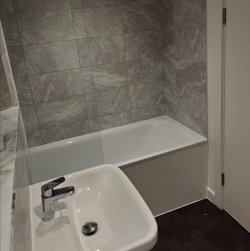 Sparkling bathroom suite